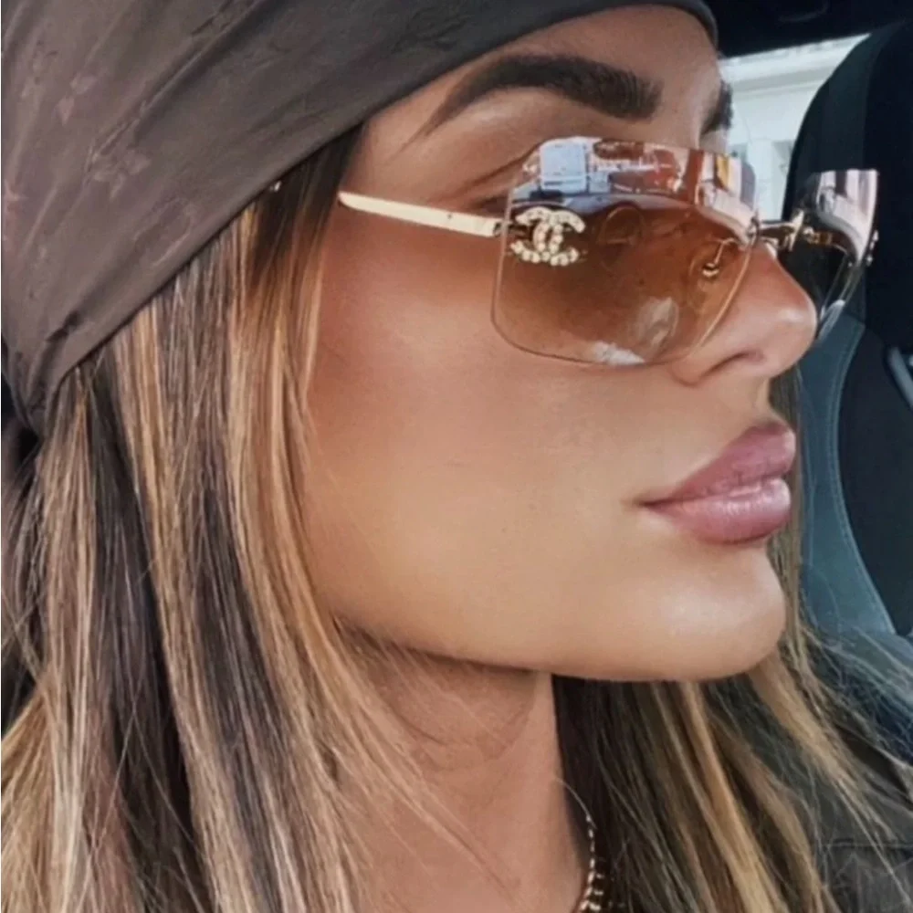 Like New💕CHANEL PERFECT CONDITION SWAROVSKI CRYSTAL VINTAGE SUNGLASSES #024